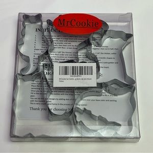New in Box set of cat and mouse stainless steel cookie cutters. Cat lover gift